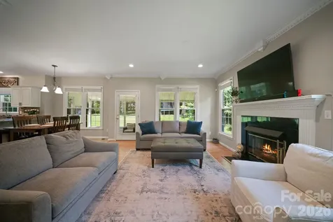 237 Windsor Forest Circle Fletcher NC 28732