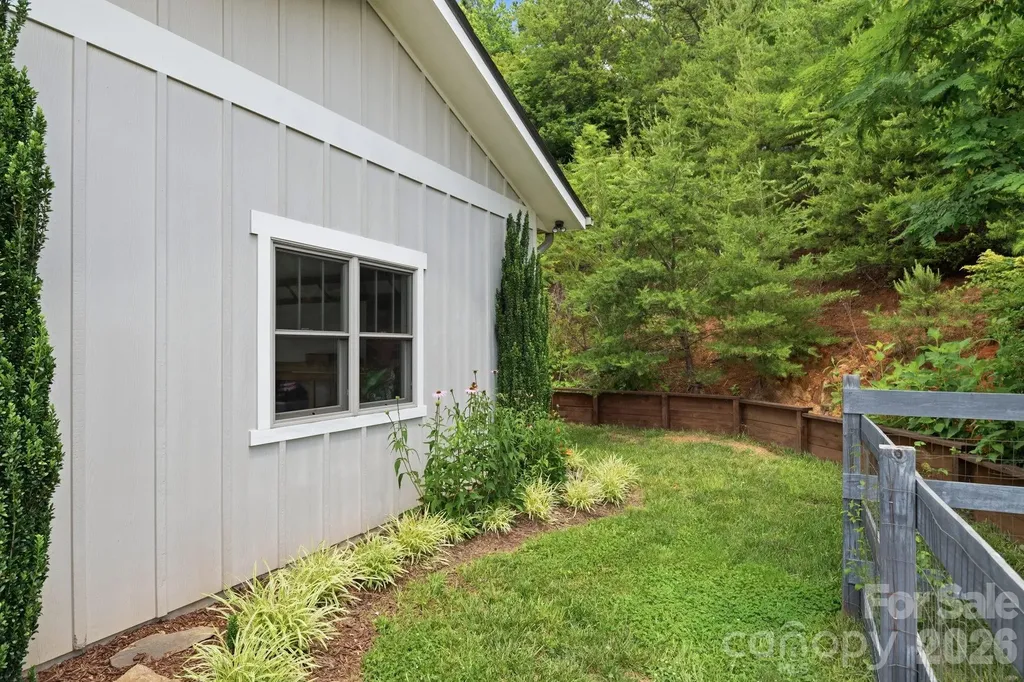 45 Barebridge Hills Drive Asheville NC 28804