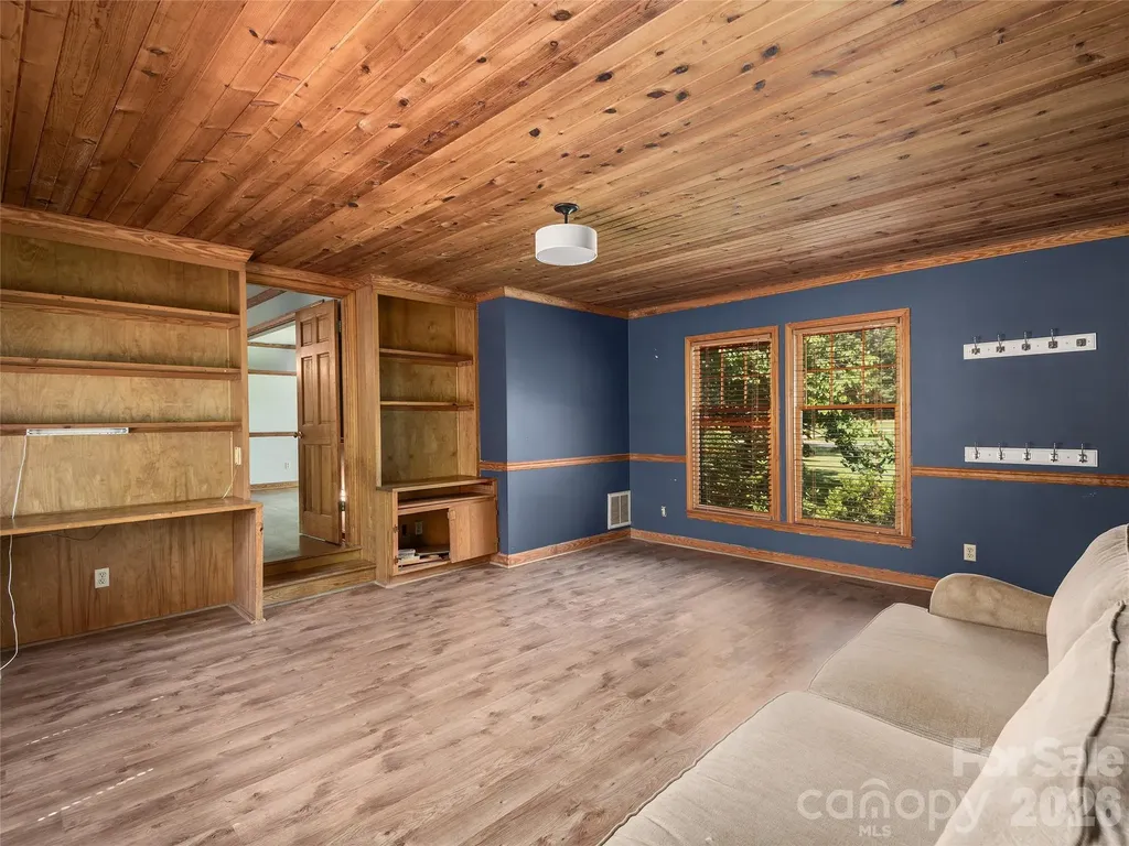 3 Carolewood Drive Horse Shoe NC 28742