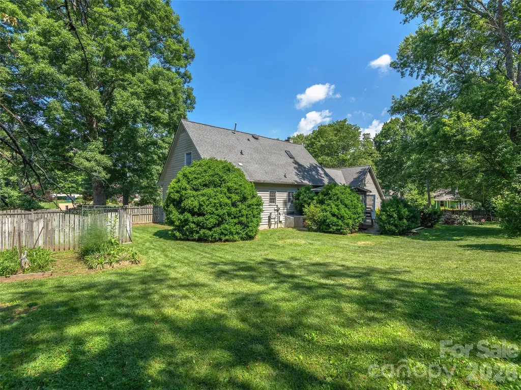 3 Carolewood Drive Horse Shoe NC 28742