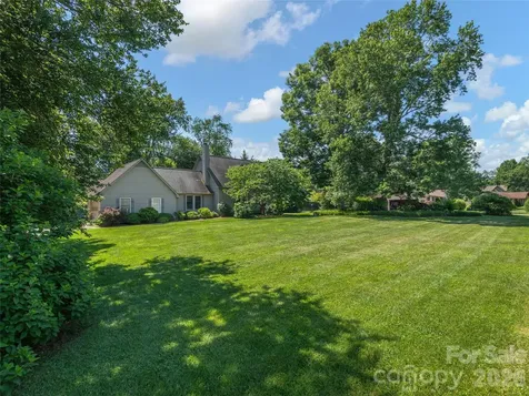 3 Carolewood Drive Horse Shoe NC 28742