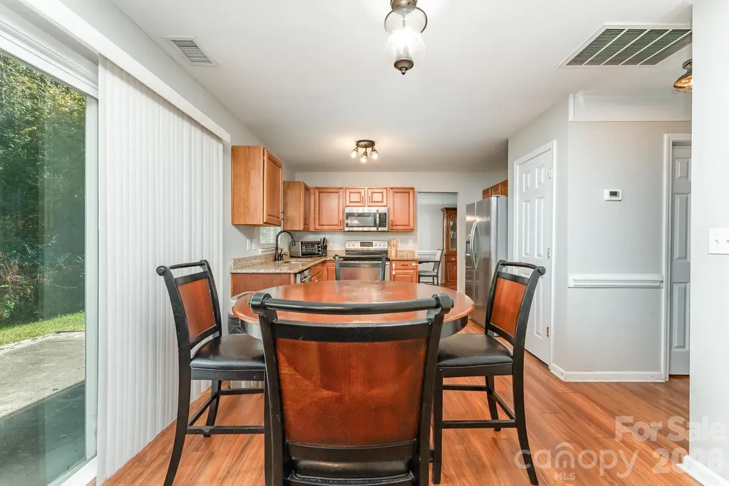 9824 Dauphine Drive Charlotte NC 28216