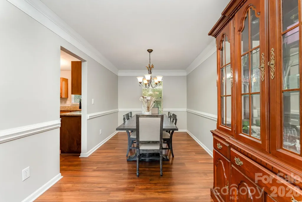 9824 Dauphine Drive Charlotte NC 28216