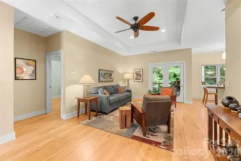 45 Sunset Drive Swannanoa NC 28778