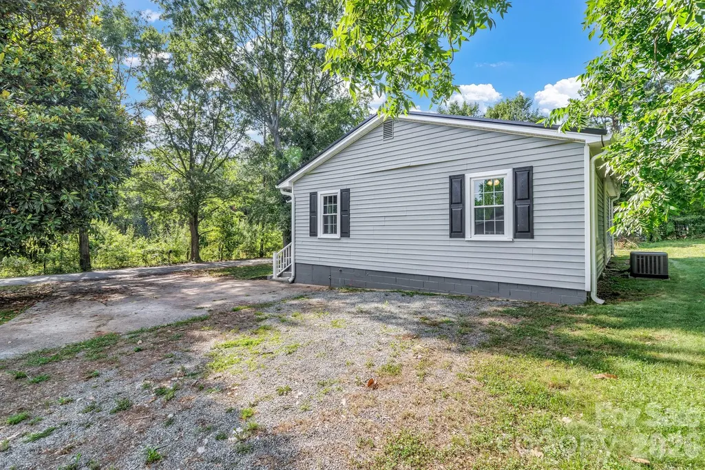137 J E Morrow Street Forest City NC 28043