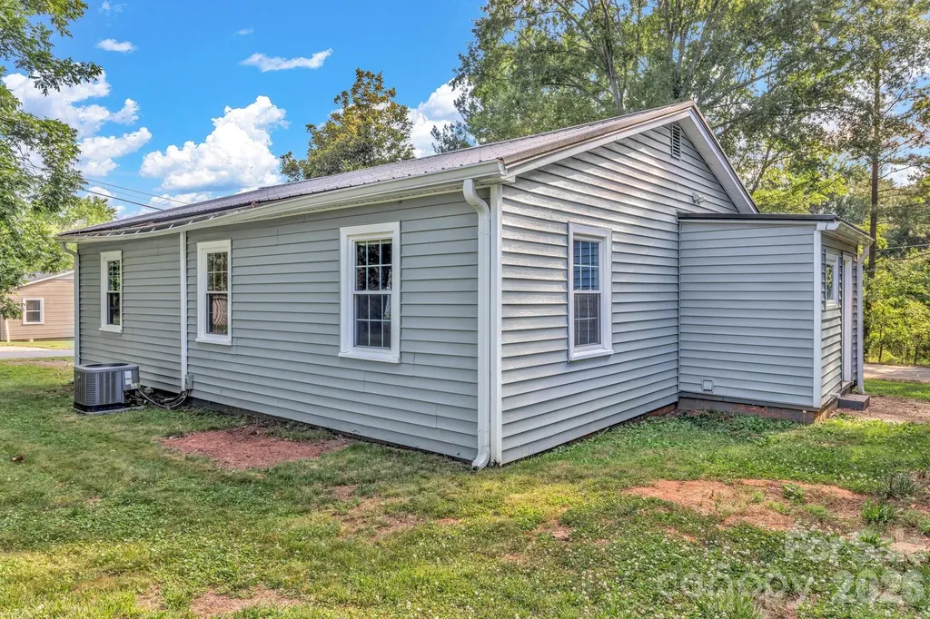 137 J E Morrow Street Forest City NC 28043