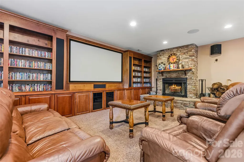 61 Scroops Drive Swannanoa NC 28778