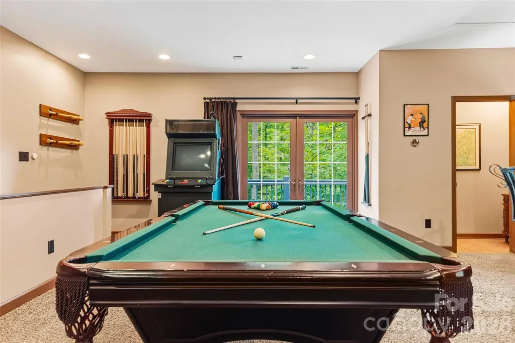 61 Scroops Drive Swannanoa NC 28778