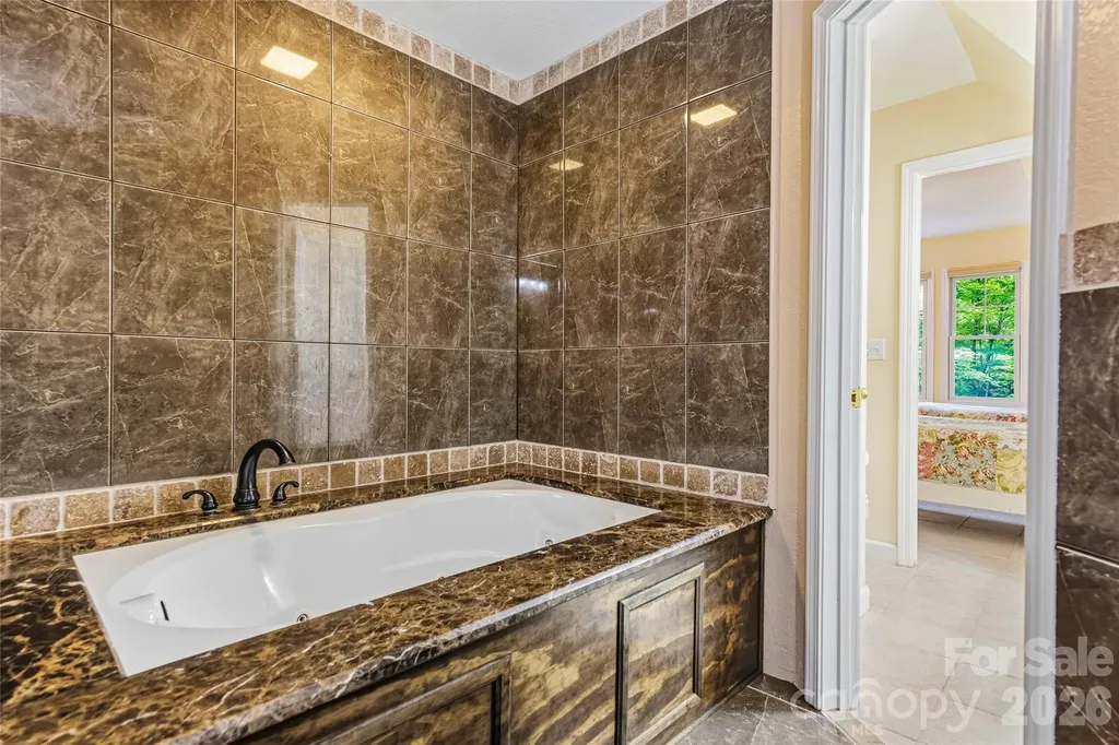 61 Scroops Drive Swannanoa NC 28778