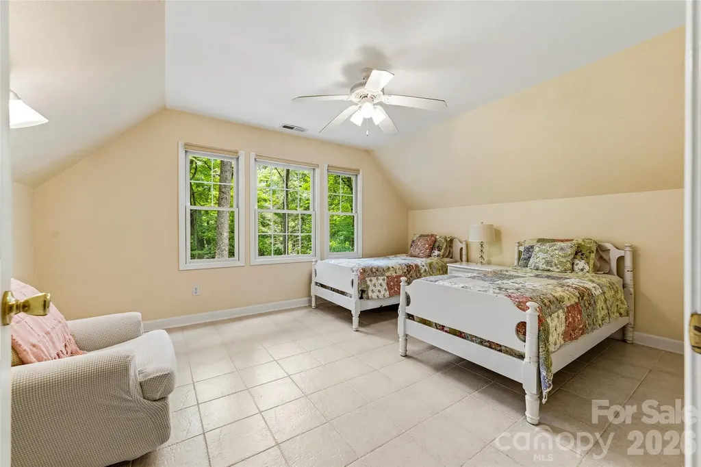 61 Scroops Drive Swannanoa NC 28778