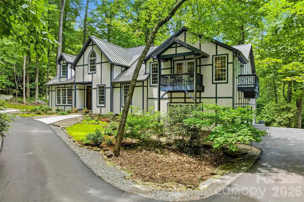 61 Scroops Drive Swannanoa NC 28778