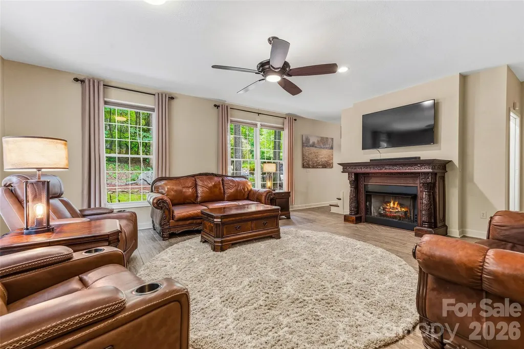 61 Scroops Drive Swannanoa NC 28778