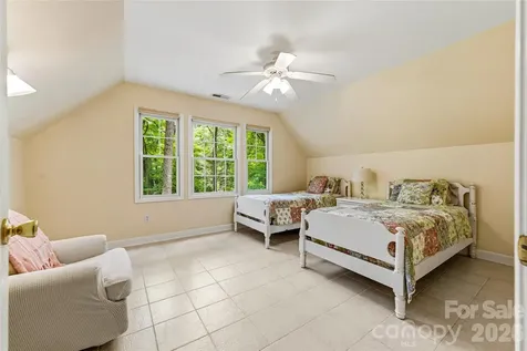 61 Scroops Drive Swannanoa NC 28778