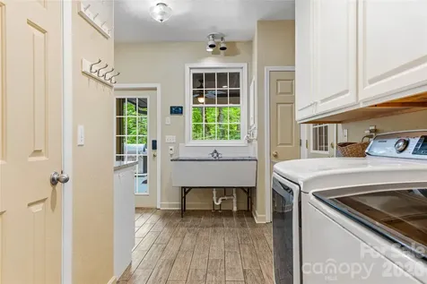 61 Scroops Drive Swannanoa NC 28778