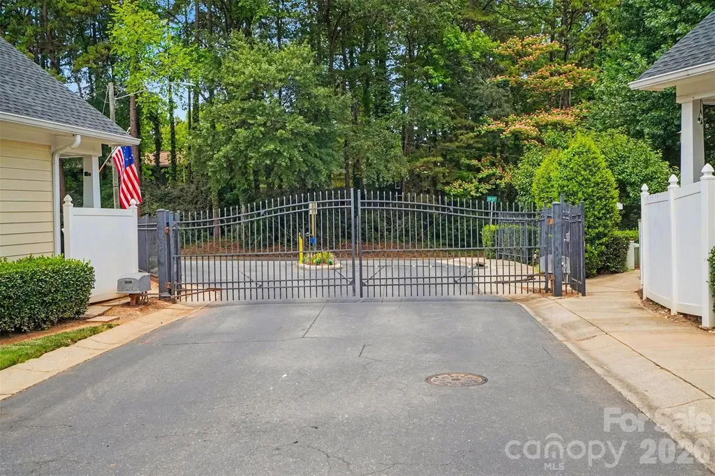 1106 Davant Lane Charlotte NC 28209