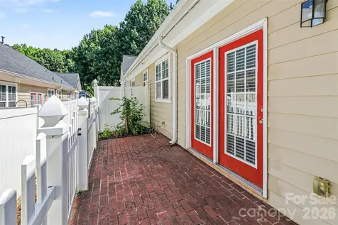 1106 Davant Lane Charlotte NC 28209