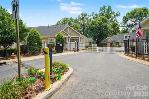1106 Davant Lane Charlotte NC 28209