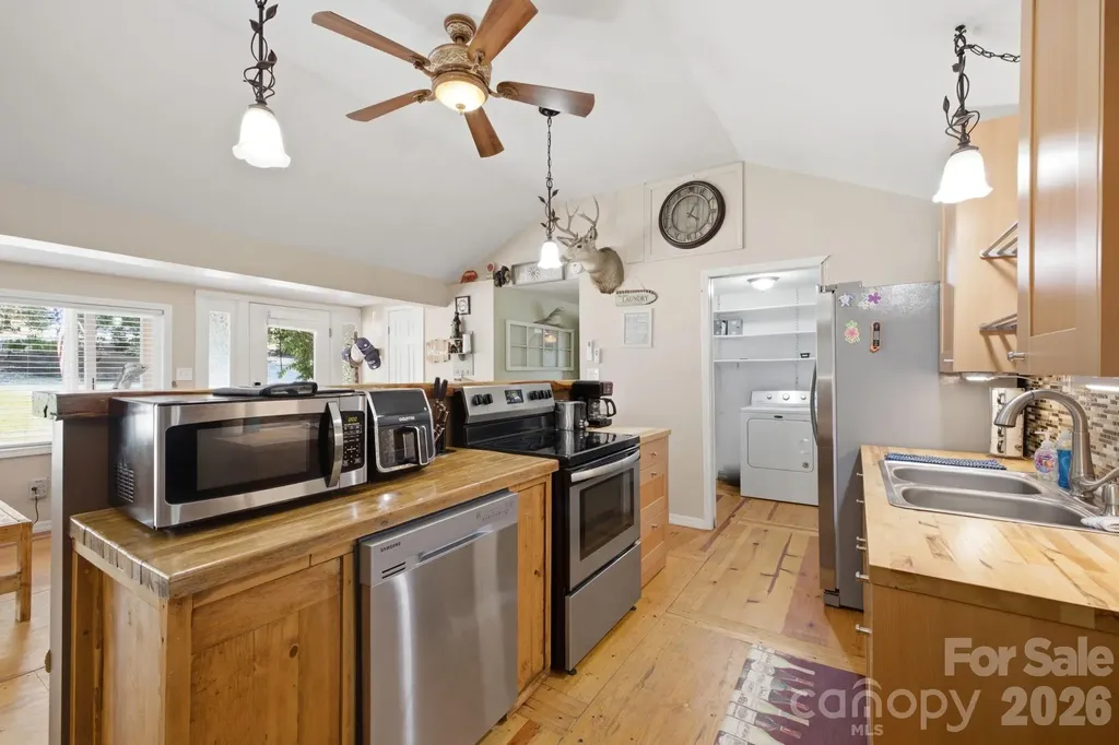 7511 Virginia Ridge Connelly Springs NC 28612