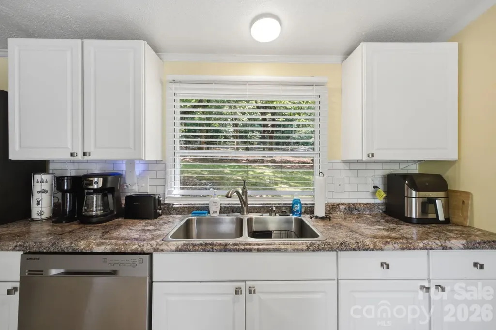 7511 Virginia Ridge Connelly Springs NC 28612