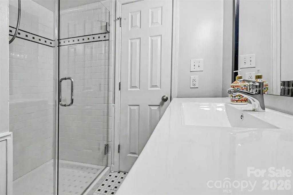 3841 Stokes Avenue Charlotte NC 28210