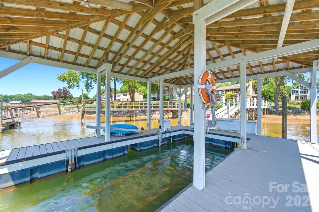 4293 Harbor Lane Sherrills Ford NC 28673