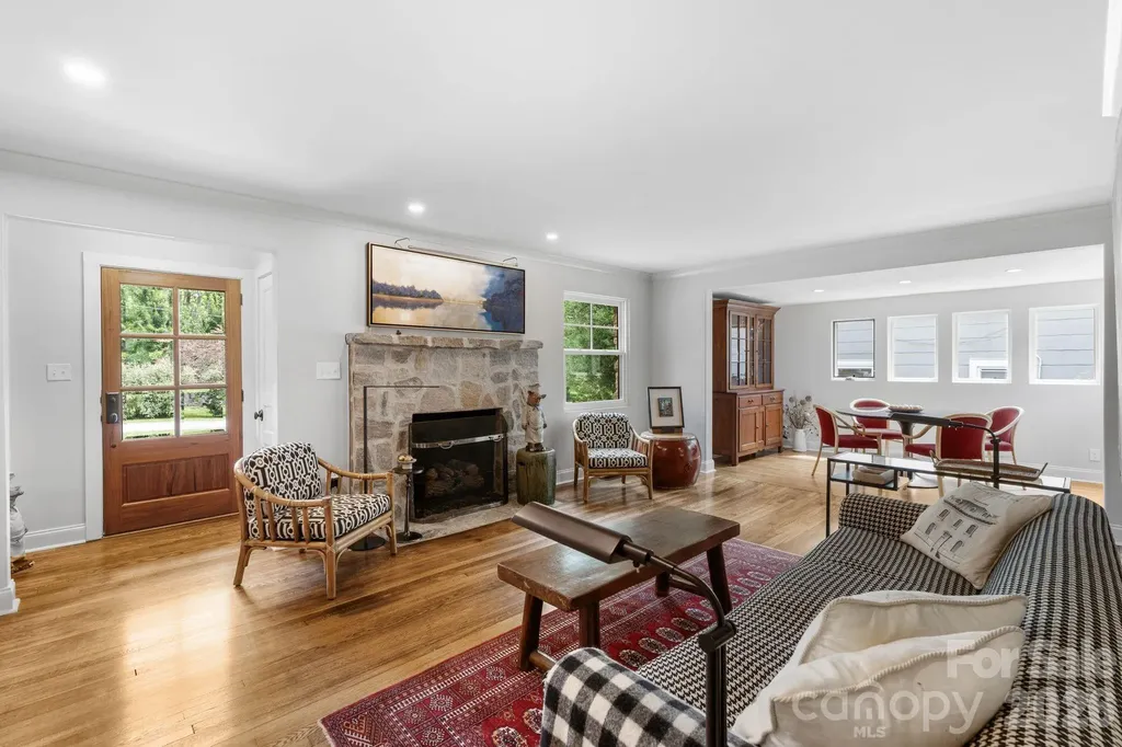 664 Lakeshore Drive Asheville NC 28804