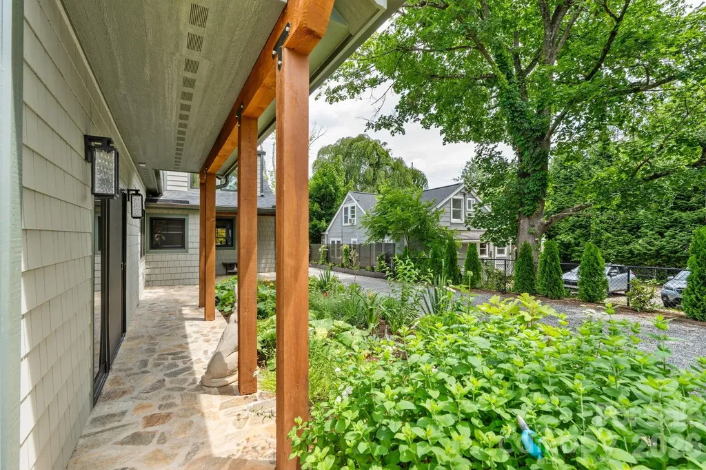664 Lakeshore Drive Asheville NC 28804