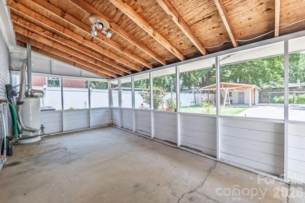 2113 Scott Avenue Charlotte NC 28203
