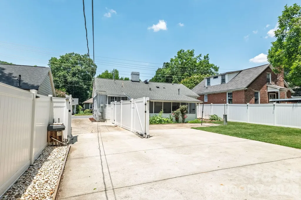 2113 Scott Avenue Charlotte NC 28203