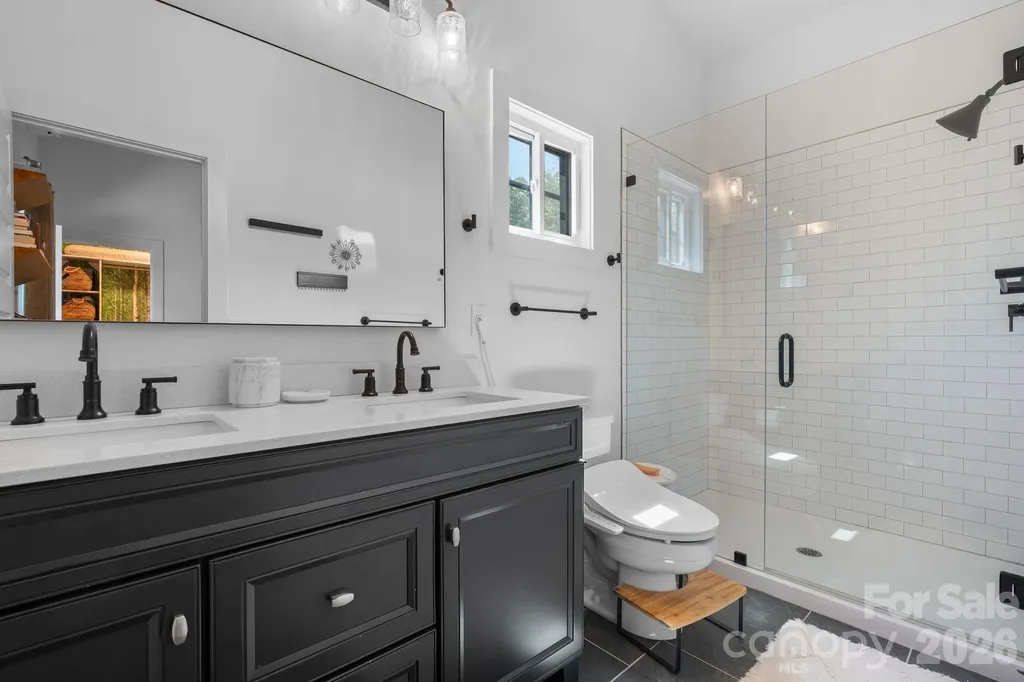 158 Simcoe Street Asheville NC 28806