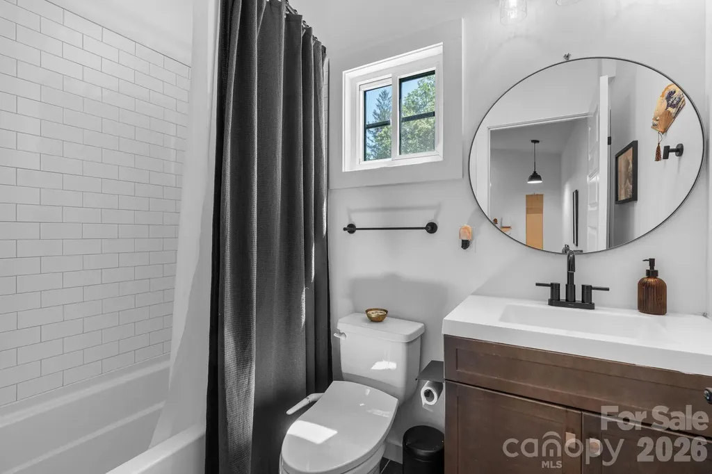 158 Simcoe Street Asheville NC 28806