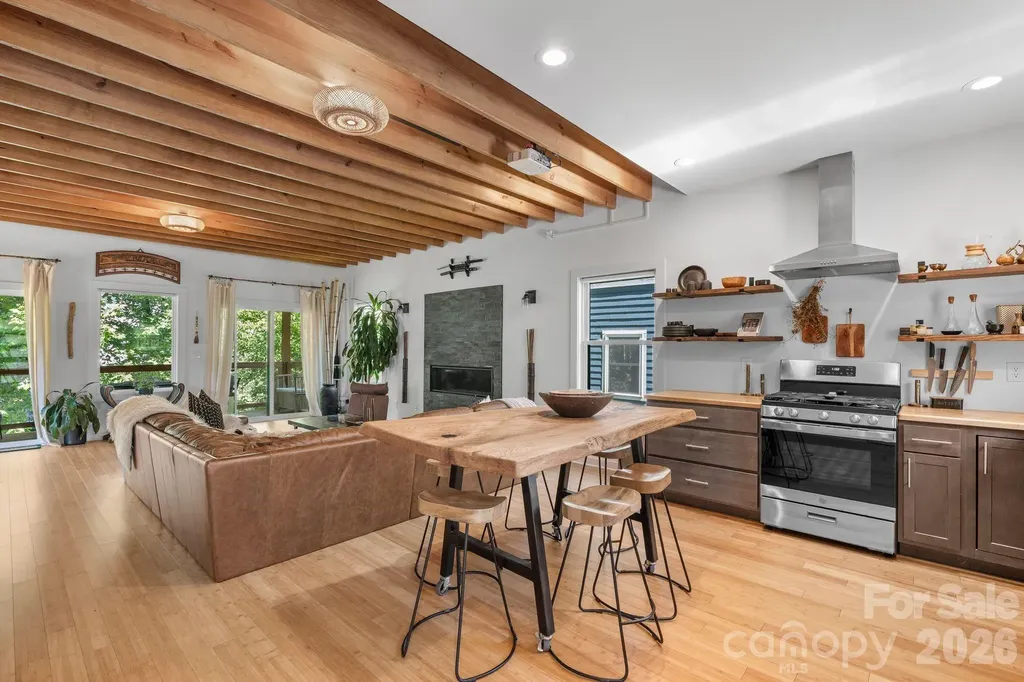 158 Simcoe Street Asheville NC 28806