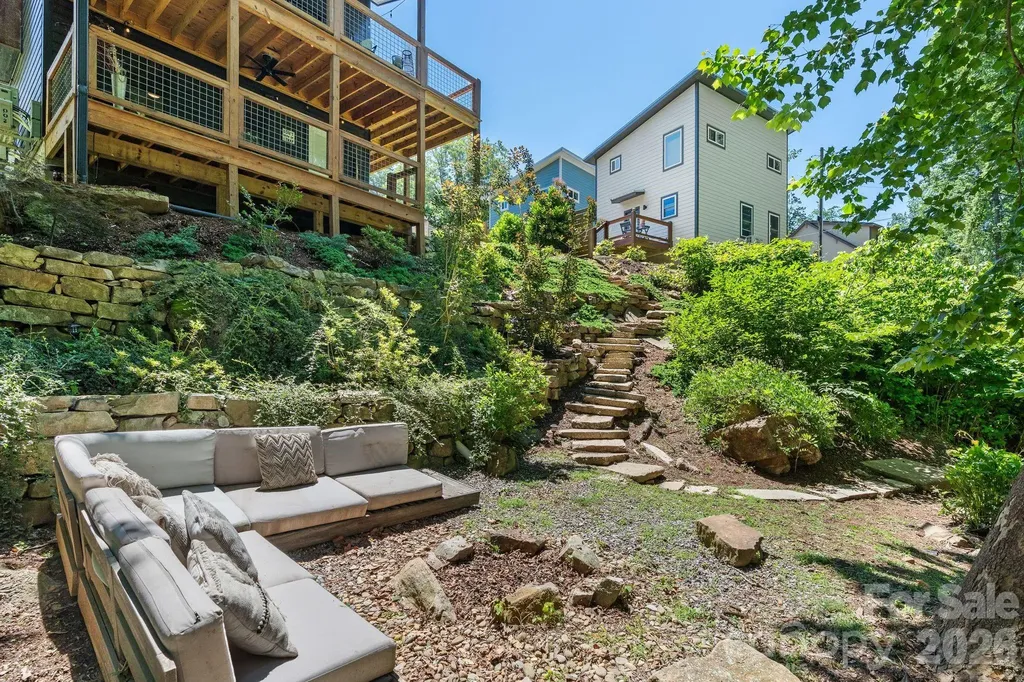 158 Simcoe Street Asheville NC 28806
