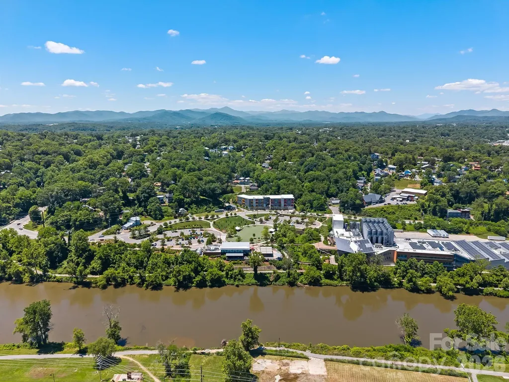 158 Simcoe Street Asheville NC 28806