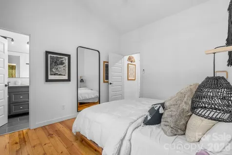 158 Simcoe Street Asheville NC 28806