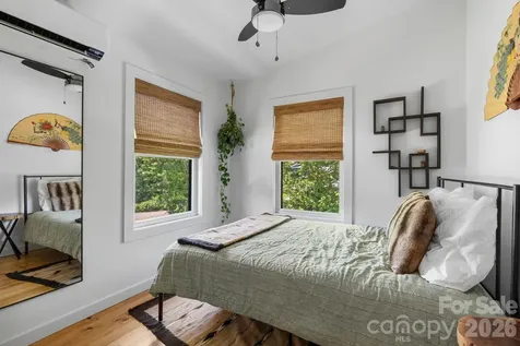 158 Simcoe Street Asheville NC 28806