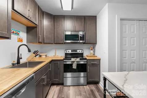 158 Simcoe Street Asheville NC 28806