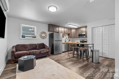 158 Simcoe Street Asheville NC 28806
