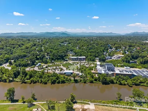 158 Simcoe Street Asheville NC 28806