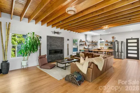 158 Simcoe Street Asheville NC 28806