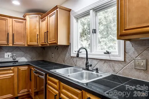 1088 Palmyra Drive Tega Cay SC 29708