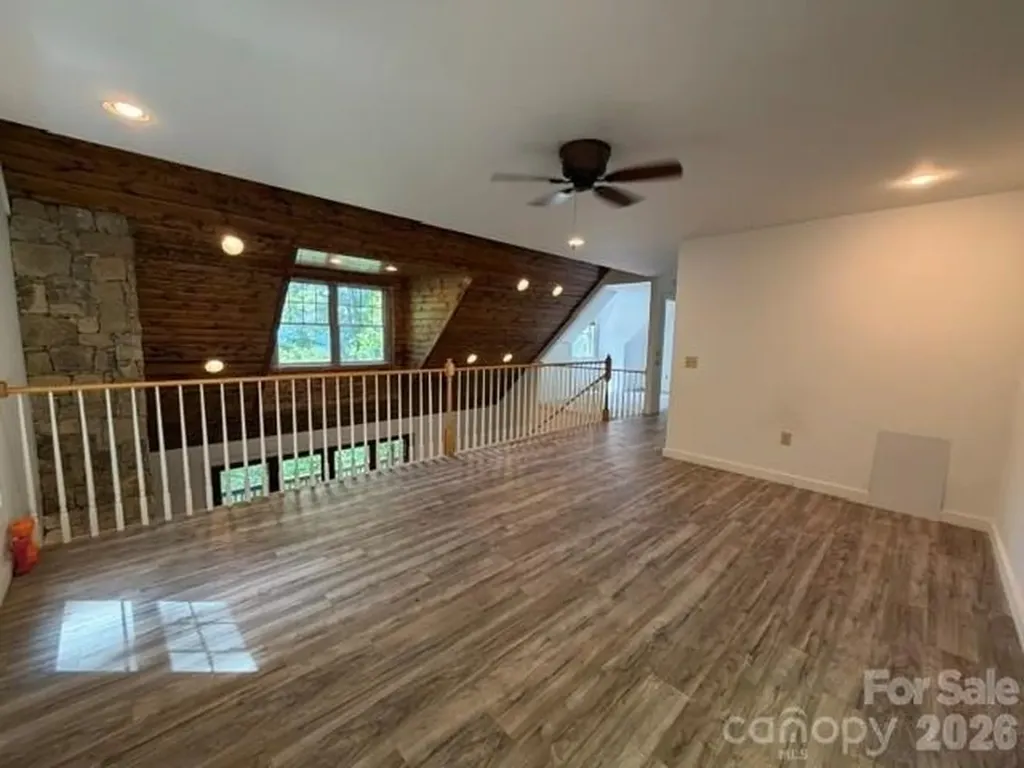 140 Falls Crossing Road Burnsville NC 28714