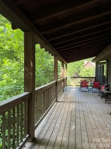 140 Falls Crossing Road Burnsville NC 28714