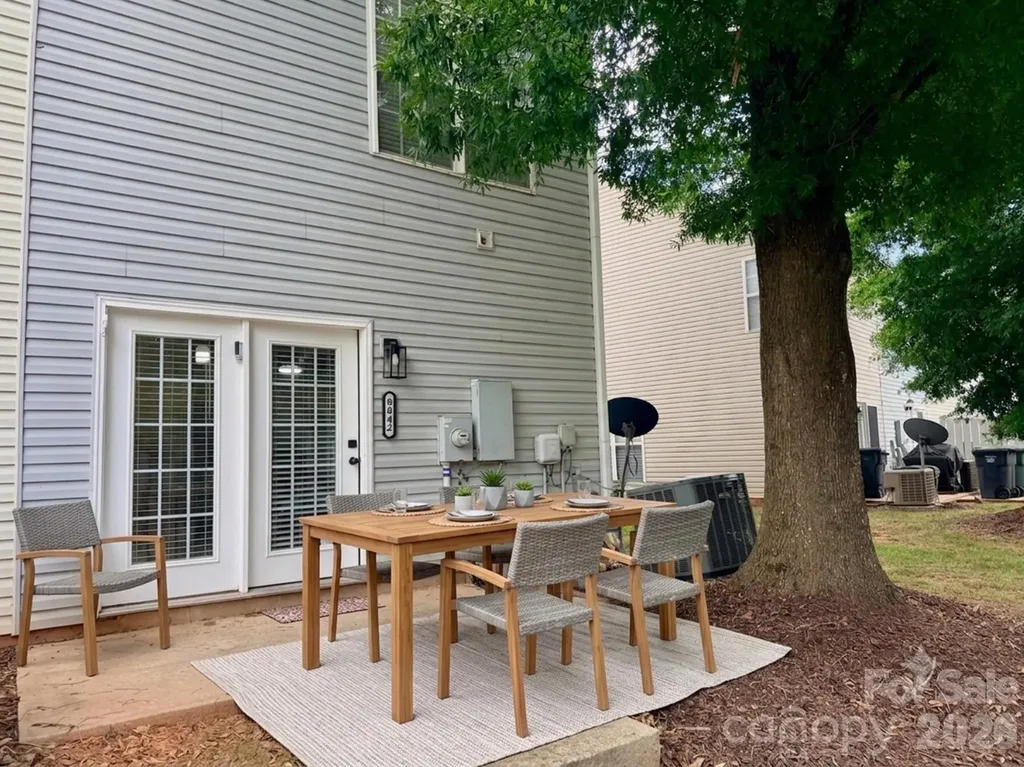 8842 Gerren Court Charlotte NC 28217