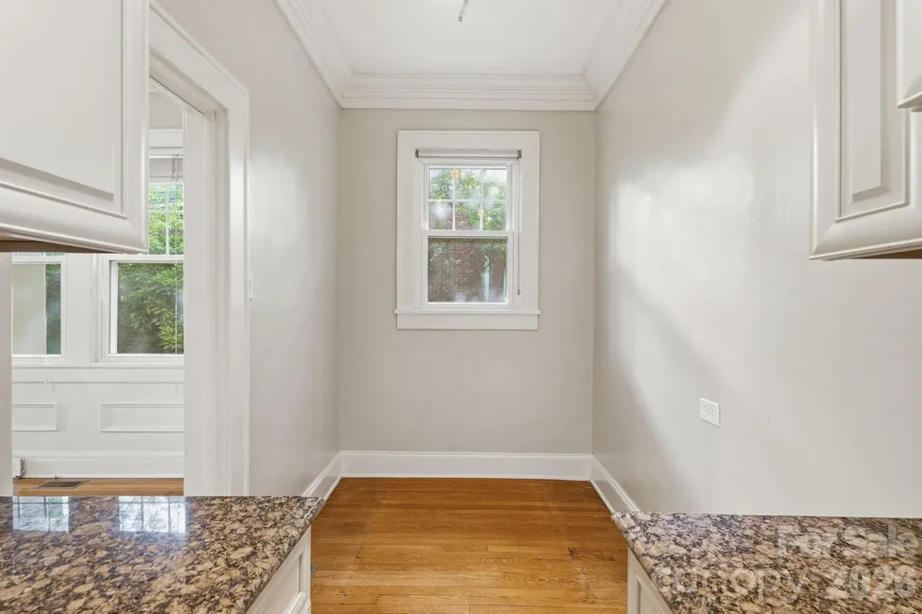 916 Bromley Road Charlotte NC 28207