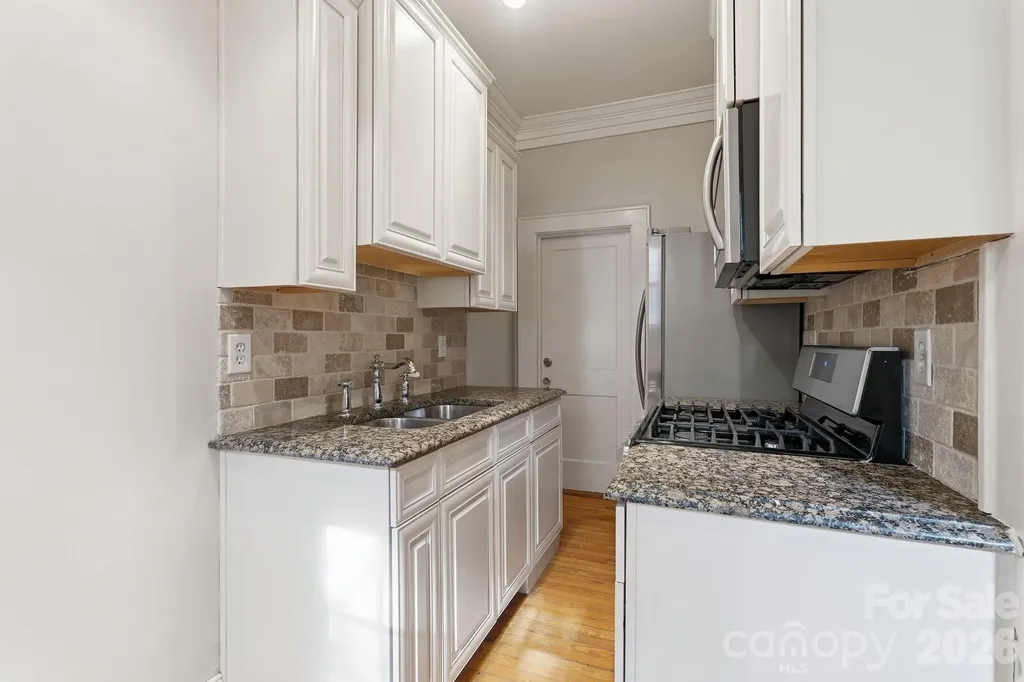 916 Bromley Road Charlotte NC 28207