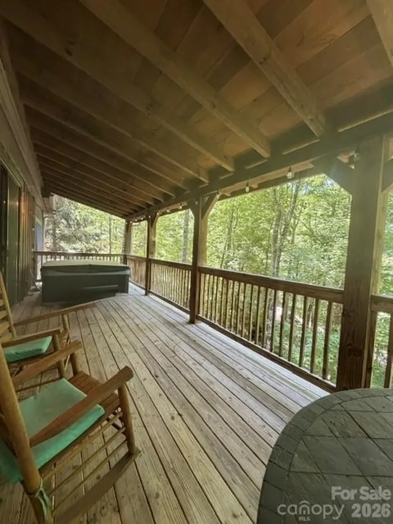 47 Falls Crossing Road Burnsville NC 28714
