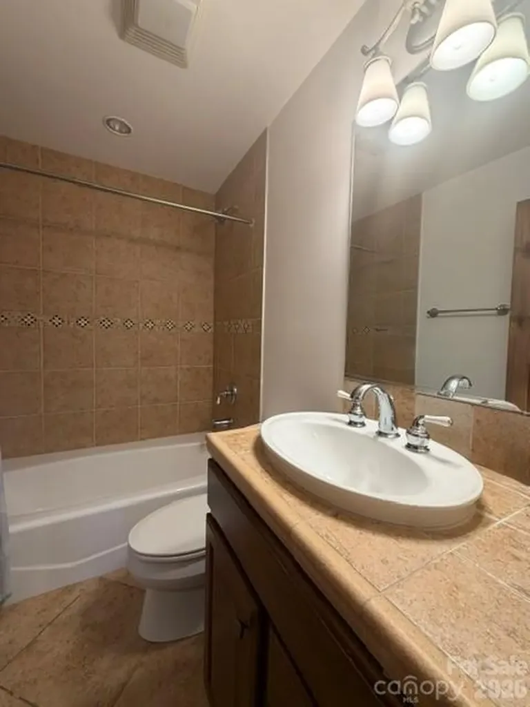 47 Falls Crossing Road Burnsville NC 28714