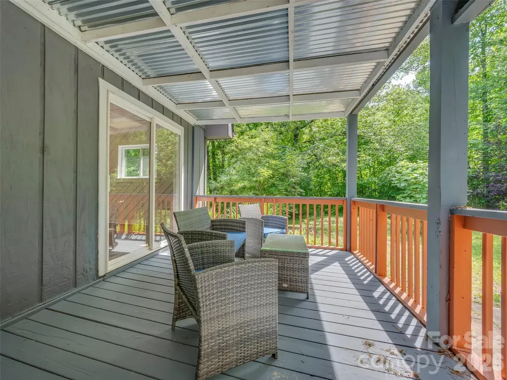 3276 Howard Gap Road Hendersonville NC 28792