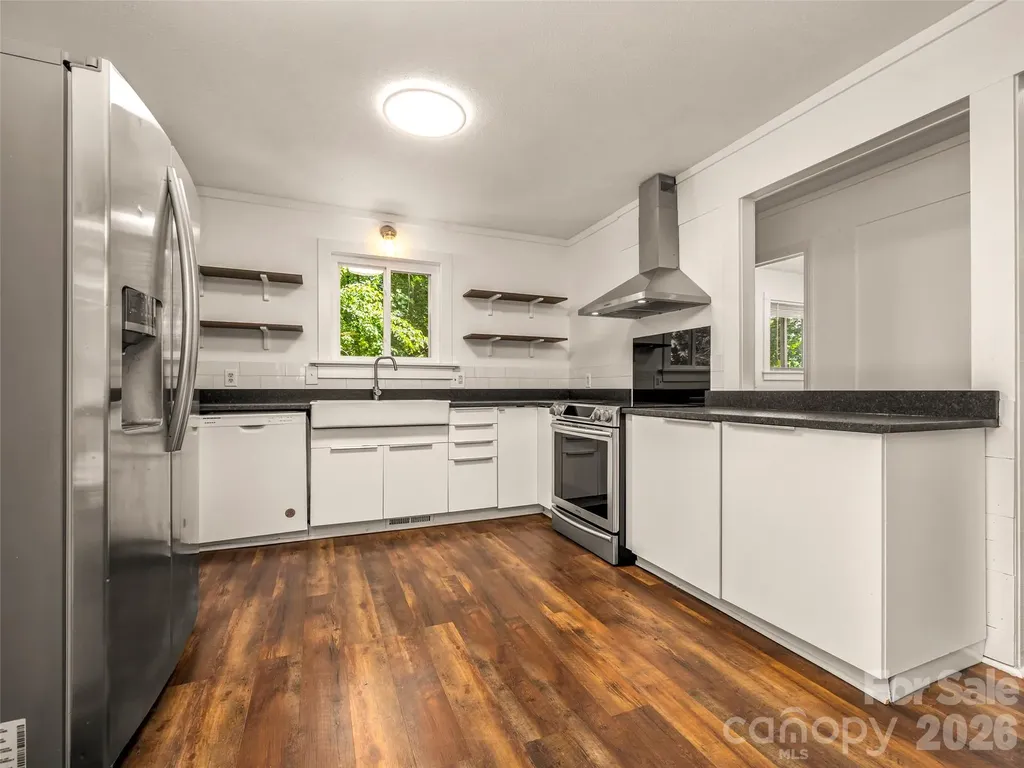 3276 Howard Gap Road Hendersonville NC 28792